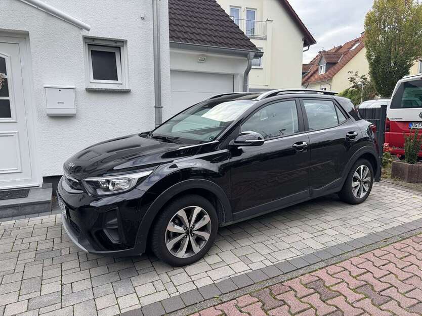 Kia Stonic 36.500 km 17.900 € Friedrichsdorf 61381