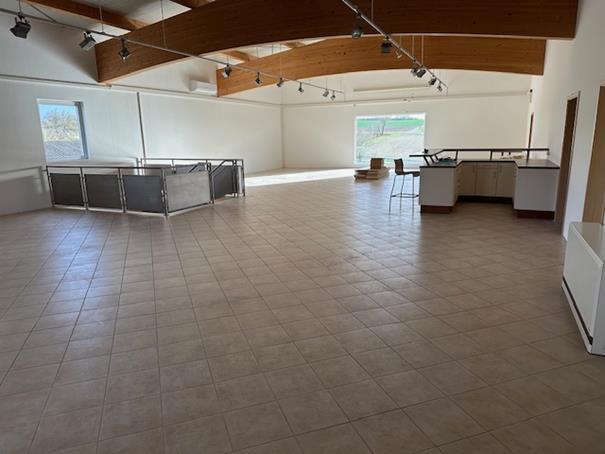 *Gewerbeanwesen in Kilianstädten - flexibel aufteilbar - Büro - Ausstellung - Lager* zimmer