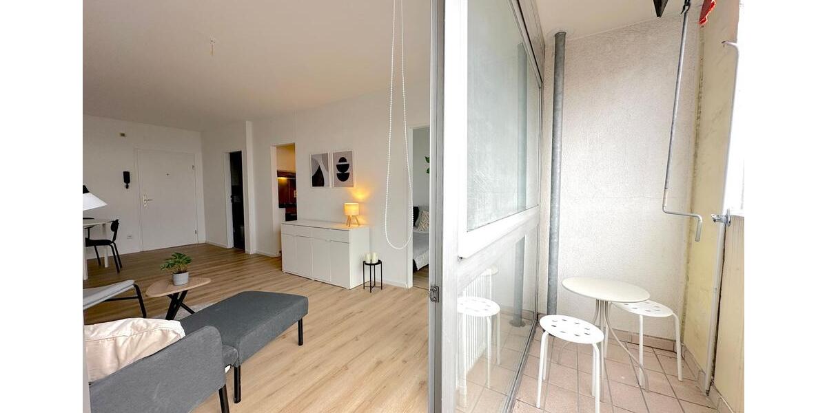 Exklusive 2-Zimmer-Wohnung im 15. Stock – voll möbliert mit Skylineblick 2 zimmer