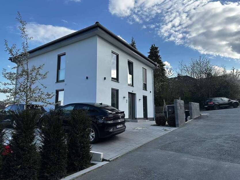 Haus zum Mieten in Neu-anspach 2.000 € 150 m²