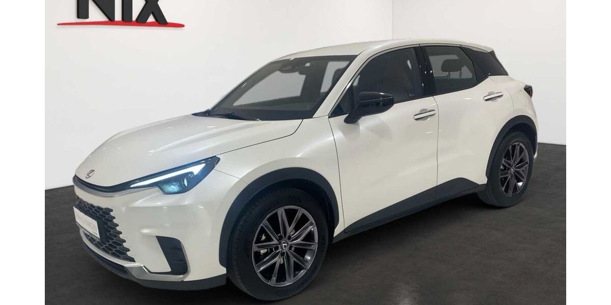 Lexus LBX 47.000 km 34.990 &euro; Frankfurt 60314