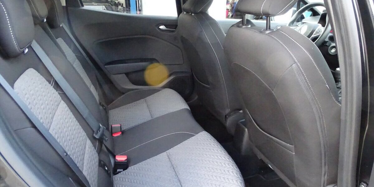 Renault Clio 1,0l Evolution Navi Rückfahrkamera, Einparkhi 31.015 km 12.490 &euro; Rodgau 63110