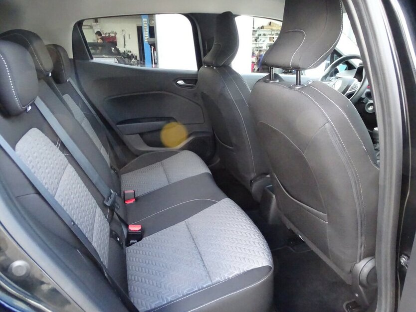 Renault Clio 1,0l Evolution Navi Rückfahrkamera, Einparkhi 31.015 km 12.990 € Rodgau 63110