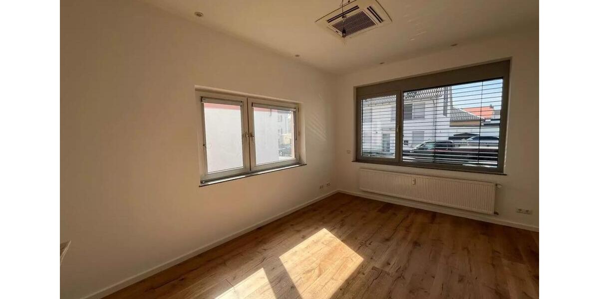 Hochparterre Bad Homburg vor der Höhe Gonzenheim - 5 Zimmer, 175 m&sup2;, 1.990&euro; | Angebot:25380898