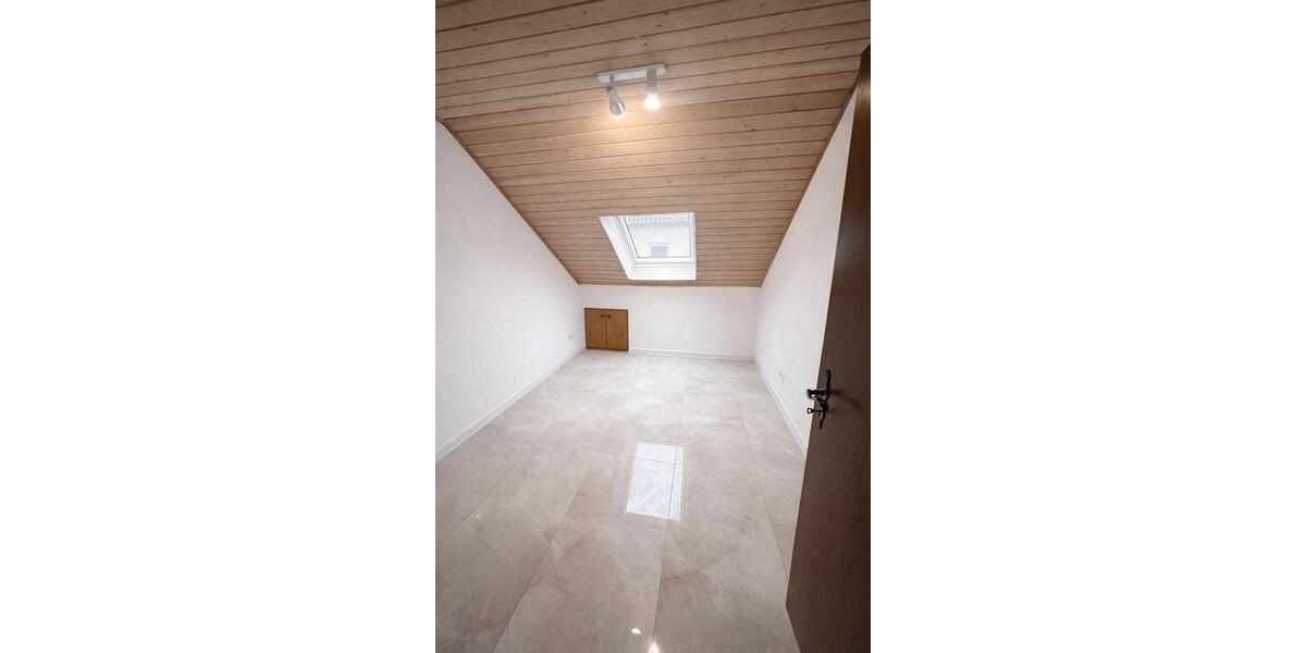 Dachgeschoßwohnung Hainburg - 3.5 Zimmer, 96 m&sup2;, 1.350&euro; | Angebot:26207344