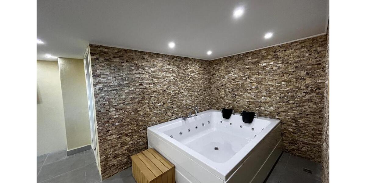 Villa Offenbach am Main Buchrain - 5 Zimmer, 300 m&sup2;, 298.000&euro; | Angebot:25903264