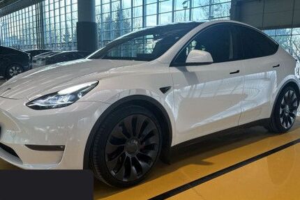 Tesla Model Y 34.799 km 37.700 &euro; Hanau 63457