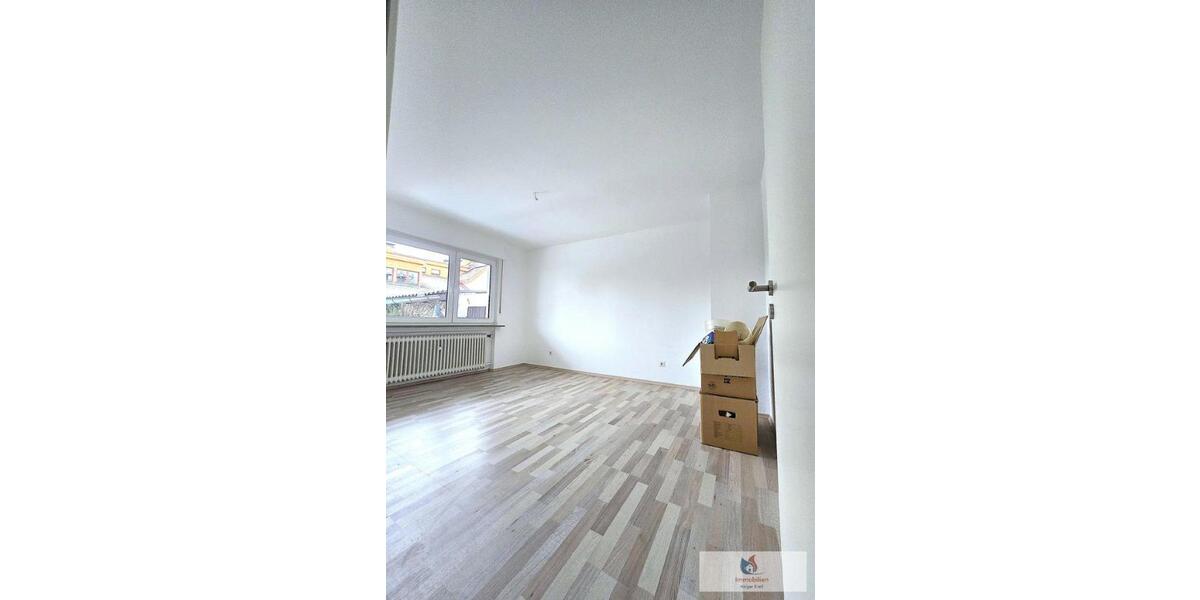 Modernisierte 2 Zimmer Wohnung im Erdgeschoss mit Balkon-Idyll in ruhiger 5-Parteien-Anlage 2 zimmer