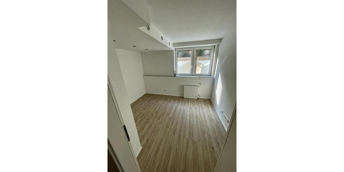 Etagenwohnung Rüsselsheim am Main - 3 Zimmer, 100 m&sup2;, 1.300&euro; | Angebot:26283669