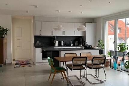 Exklusive Dachgeschosswohnung in zentraler Lage von Aschaffenburg zimmer