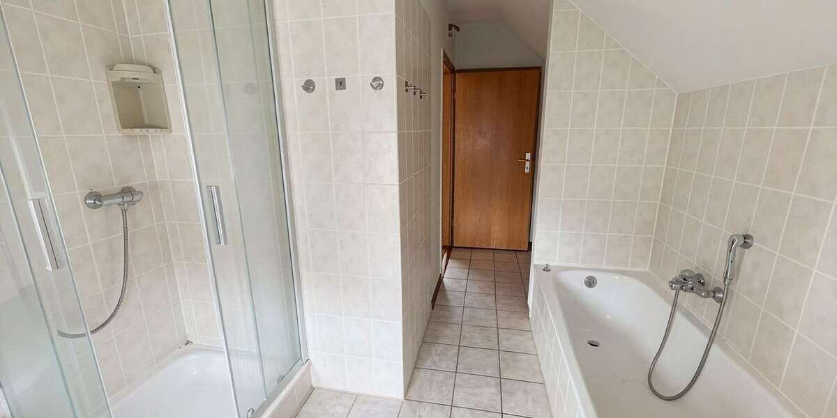 Schöne Doppelhaushälfte in Wehrheim mit zwei Wohnungen, Garten & Garage - Doppelhaushälfte Wehrheim | Angebot:27271153