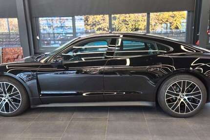 Porsche Taycan 2.500 km 82.110 € Kelsterbach 65451