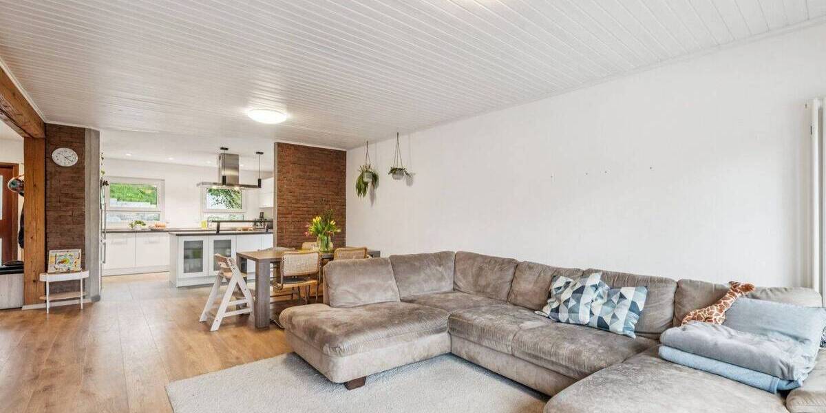 Einfamilienhaus Eppstein Vockenhausen - 8 Zimmer, 250 m&sup2;, 749.000&euro; | Angebot:26094118
