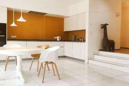 Wohnung zum Mieten in Frankfurt am Main 2.200 € 120 m² 4 zimmer