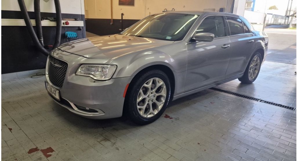 Chrysler 300C 96.488 km 21.300 &euro; Frankfurt 60487