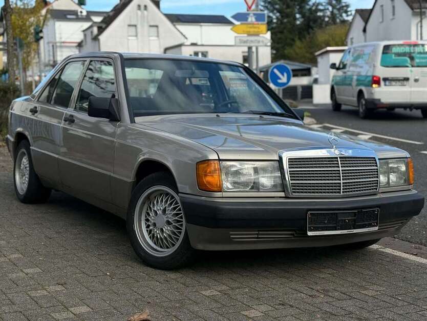Mercedes-Benz 190 244.000 km 3.900 € Bad Homburg 61350
