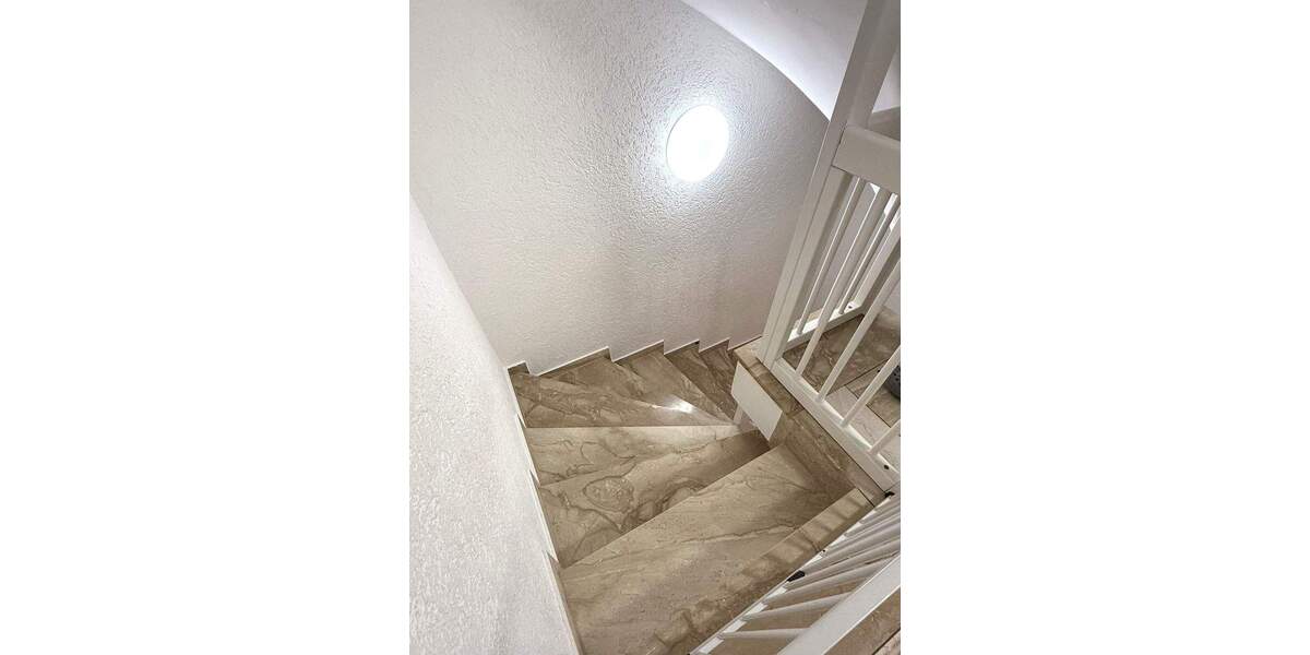 Attraktives Reiheneckhaus mit zwei Terrassen & Garten in ruhiger Lage von Mömbris 5 zimmer