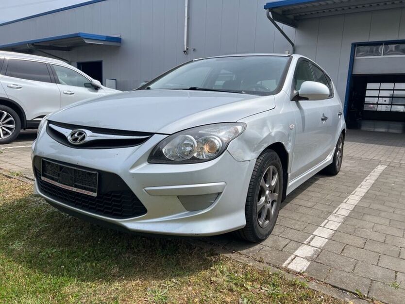 i30