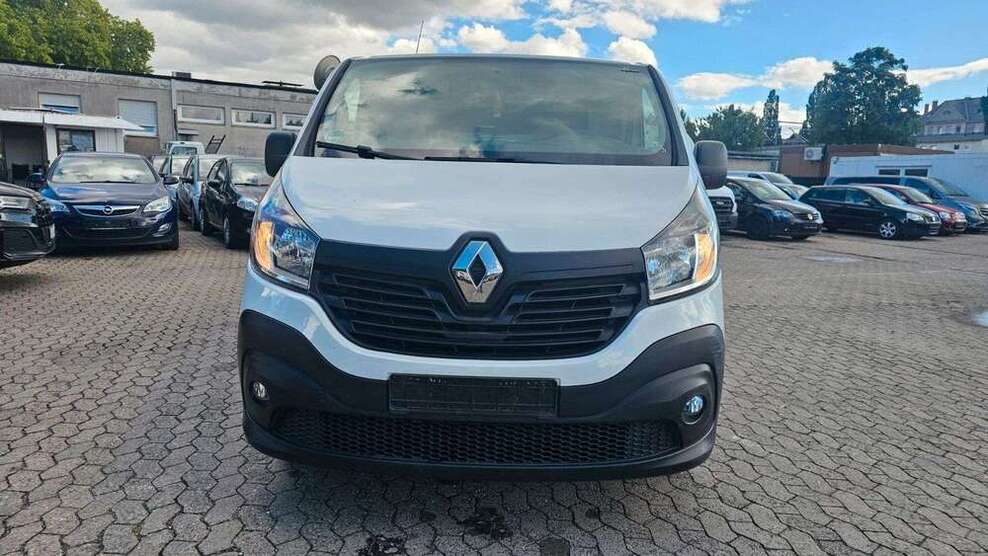Renault Trafic 122.500 km 12.490 € Frankfurt 65933