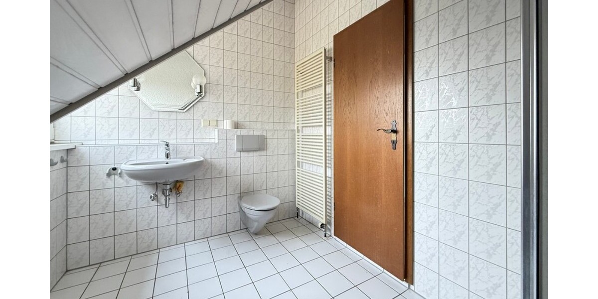 Schwalbach: Reihenendhaus mit viel Platz und großem Garten für Ihre Familie - Reihenendhaus Schwalbach | Angebot:23570297