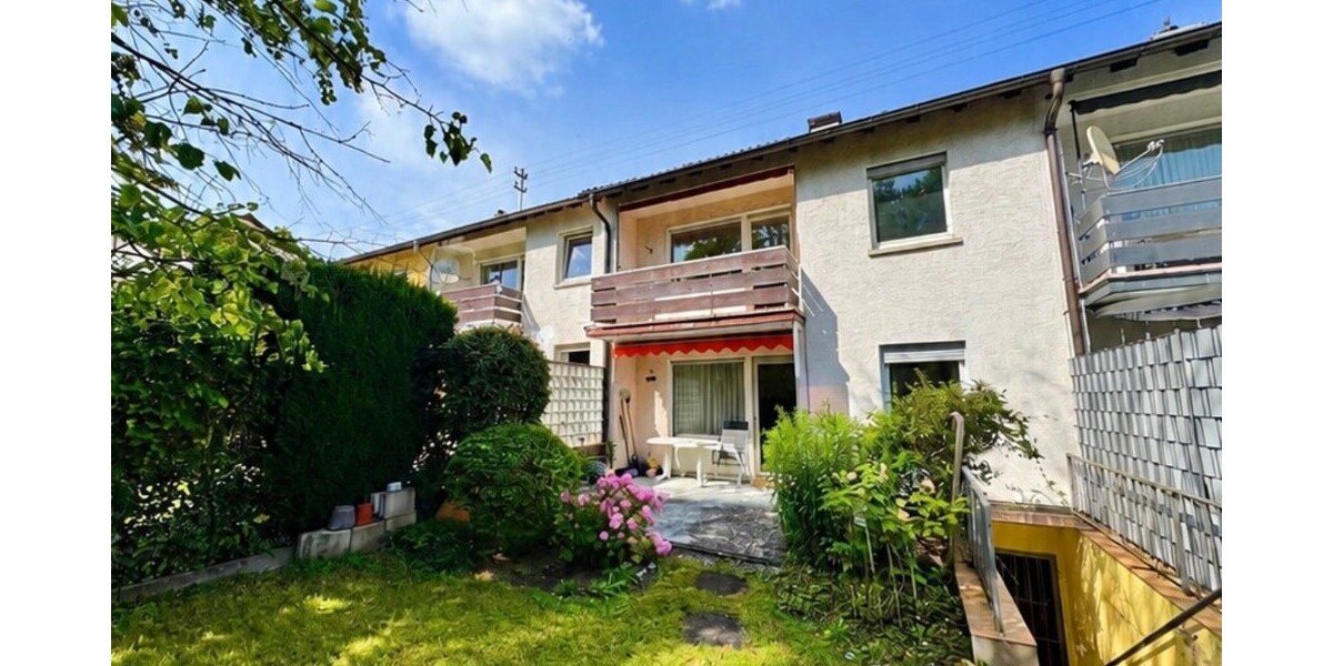 Steinbach: Attraktives Reihenmittelhaus mit tollem Schnitt sucht renovierungsfreudige Familie! - Reihenhaus Steinbach | Angebot:27195276