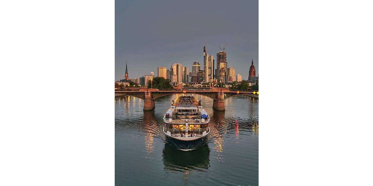 Haus zum Kaufen in Frankfurt 2.600.000 € 613 m² 24 zimmer