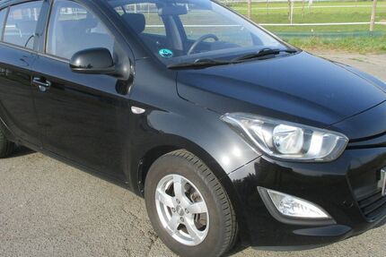 Hyundai i20 129.000 km 2.900 &euro; Dietzenbach 63128