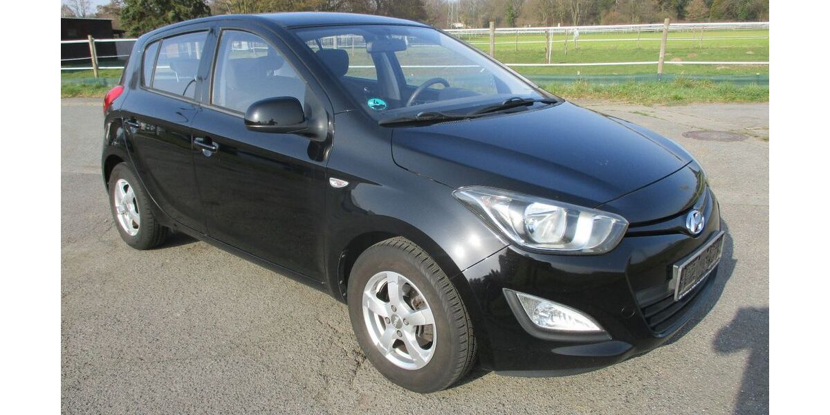 Hyundai i20 129.000 km 2.900 &euro; Dietzenbach 63128