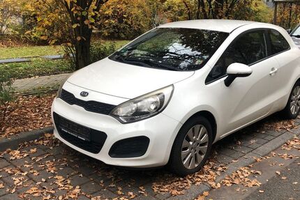 Kia Rio 188.000 km 3.100 € Kelkheim 65779