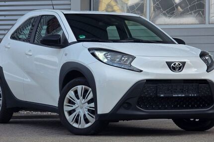 Toyota Aygo (X) 18.400 km 15.980 &euro; Friedrichsdorf (10 Min. nördlich von Frankfurt/M) 61381
