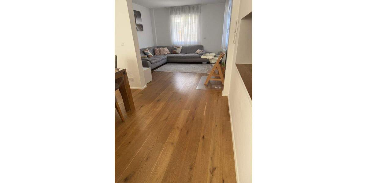 Gemütliches und gepflegtes Einfamilienhaus mit einem kleinen Hof! 6 zimmer