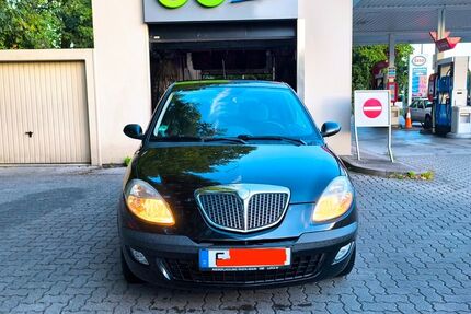 Lancia Ypsilon 133.000 km 1.700 € Frankfurt am Main 60489
