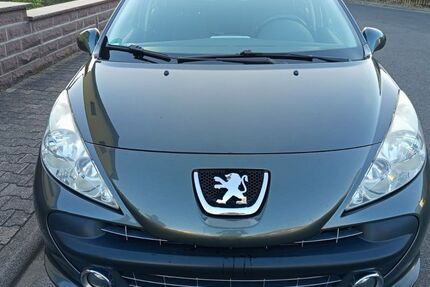 Peugeot 207 228.000 km 2.100 &euro; Nidderau 61130