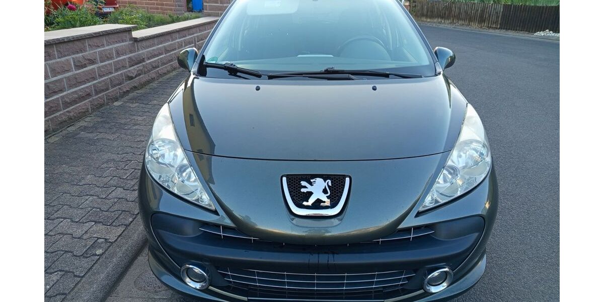 Peugeot 207 228.000 km 2.100 &euro; Nidderau 61130