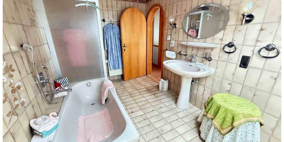 Mehrfamilienhaus, Wohnhaus Aschaffenburg Leider - 7 Zimmer, 296 m&sup2;, 1.450.000&euro; | Angebot:25681419