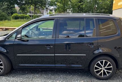 VW Touran 270.000 km 4.500 &euro; Schwalbach am Taunus 65824