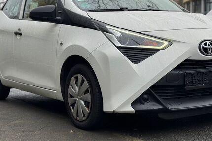 Toyota Aygo (X) 74.200 km 7.300 € Frankfurt 60483