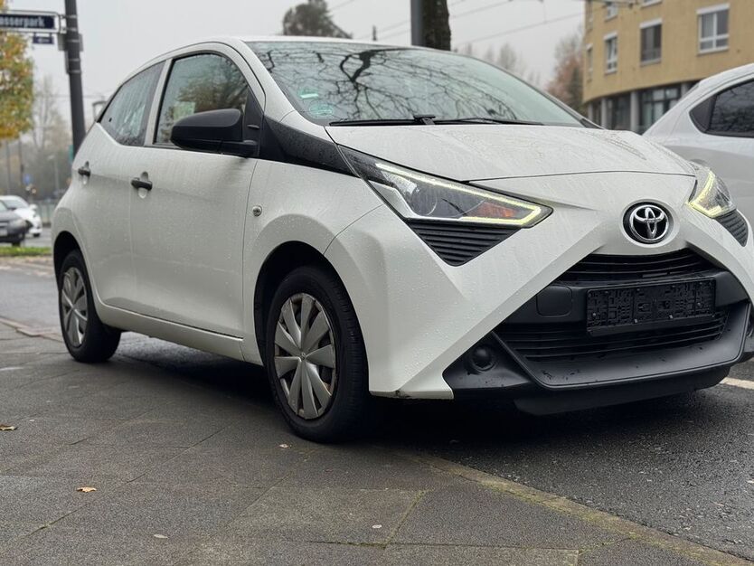 Toyota Aygo (X) 74.200 km 7.300 € Frankfurt 60483