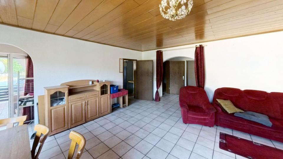 Schöne Wohnung mit großes Wohnzimmer und riesigem Balkon zimmer