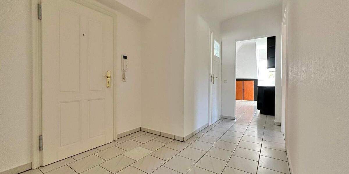 Rarität in gesuchtem Wohngebiet - Stilvoll sanierter Altbau - Buchraingebiet! 9 zimmer