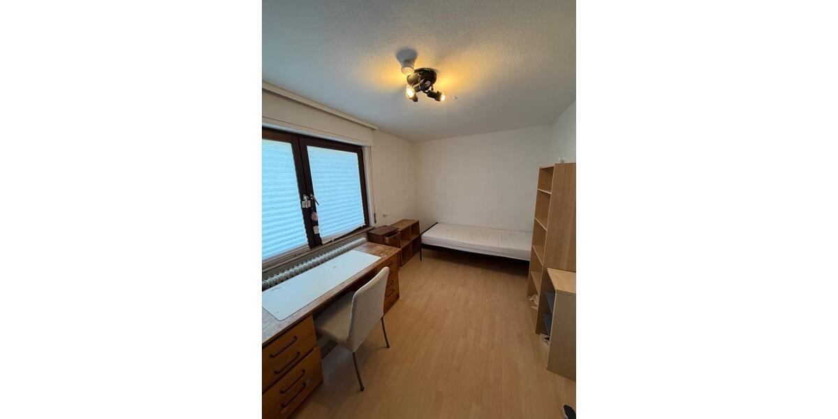 Etagenwohnung Kelsterbach - 3 Zimmer, 110 m&sup2;, 395&euro; | Angebot:25382273