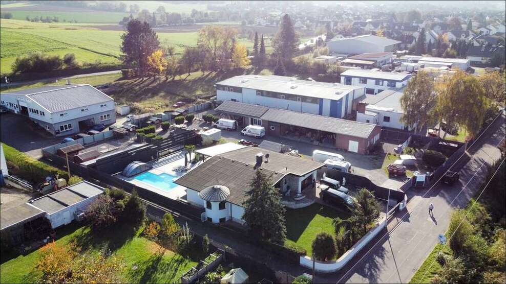 Halle in Großostheim 450.000 € 321 m²