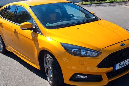 Ford Focus 88.000 km 17.300 &euro; Frankfurt am Main 60598