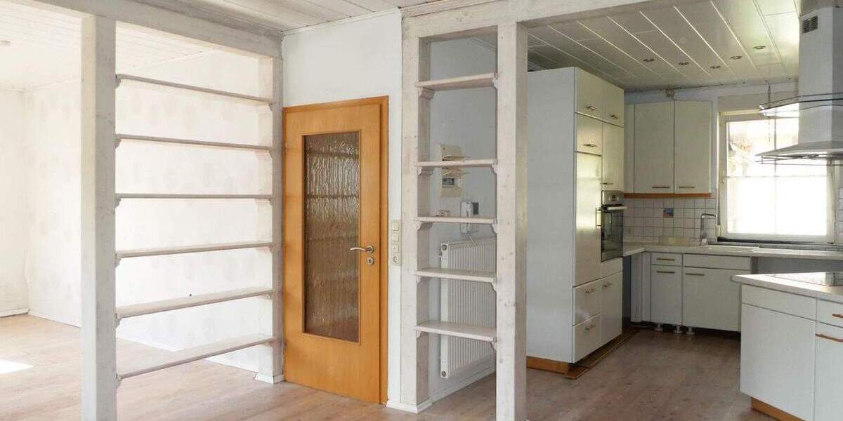 AUMÜLLER-Immobilien - Sympathische DHH mit Nebengebäude und sonnigere Hoffläche als Mietobjekt 4 zimmer