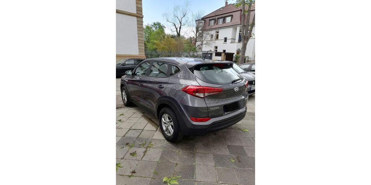 Hyundai TUCSON 127.500 km 10.900 &euro; Neu-Isenburg 63263
