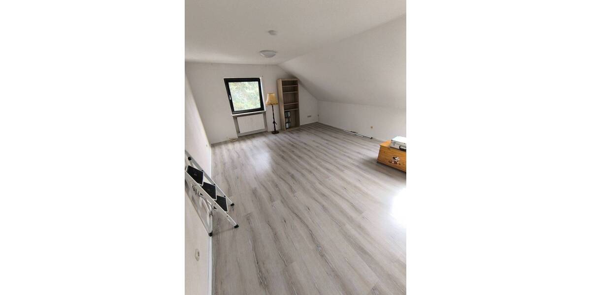 Etagenwohnung Neu-Anspach Rod am Berg - 3 Zimmer, 83 m&sup2;, 835&euro; | Angebot:26190920