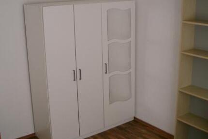 Ab sofort EG Möbliertes Zimmer im ruhigen gepflegten Reihenhaus FfM zimmer
