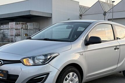 Hyundai i20 99.000 km 4.990 &euro; Frankfurt 60386