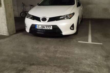 Toyota Auris 120.000 km 12.500 € Frankfurt am Main 65936