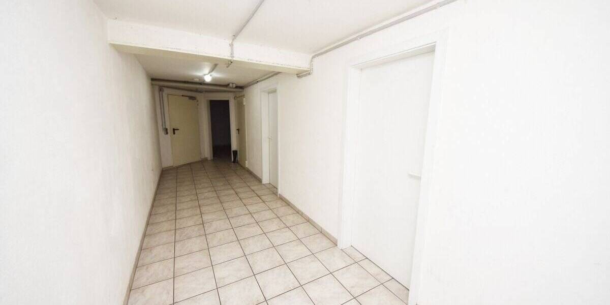 DIETZ: Feine 2-Zimmer-Dachgeschosswohnung mit großem SÜD-WEST Balkon und Einbauküche! 2 zimmer